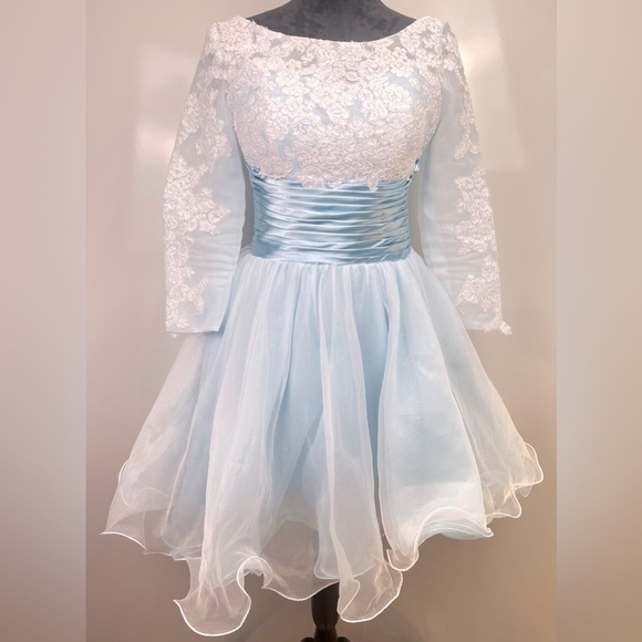2/$30 Dylan Queen Elegant Blue and White Lace Dress - Picture 1 of 16